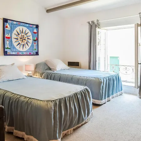 In Σπίτι διακοπών