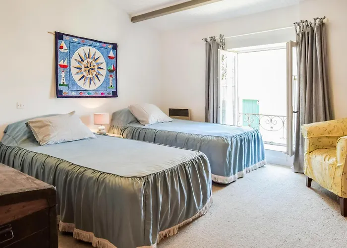 In Дом отдыха